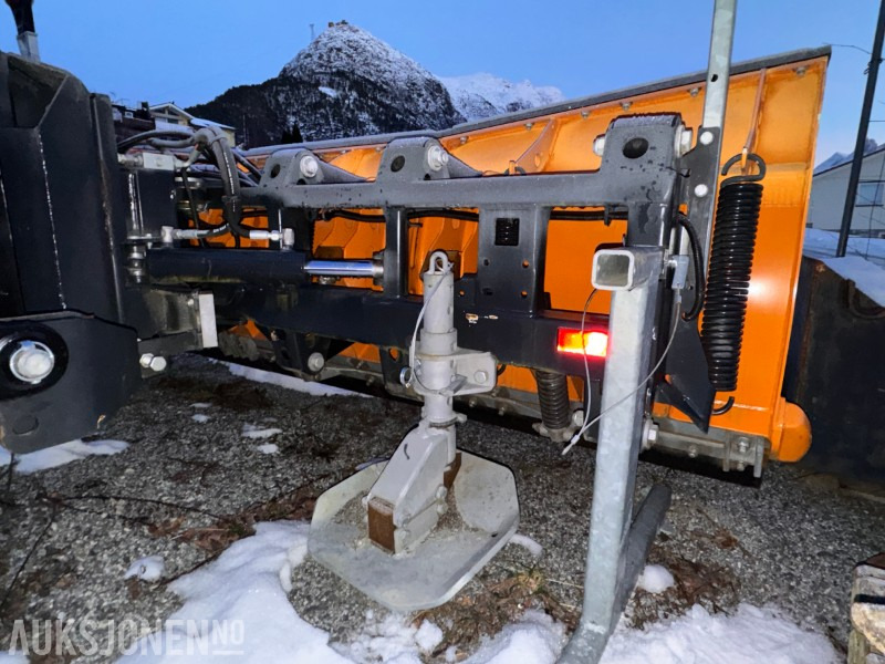 2018 Schmidt MS 27 C snøplog /brøyteskjær - Hydraylisk sving - Bredde 2700 mm - Trepunkts feste - Slepesko - Parkeringsstativ - Machine agricole: photos 2 2018 Schmidt MS 27 C snøplog /brøyteskjær - Hydraylisk sving - Bredde 2700 mm - Trepunkts feste - Slepesko - Parkeringsstativ - Machine agricole: photos 2