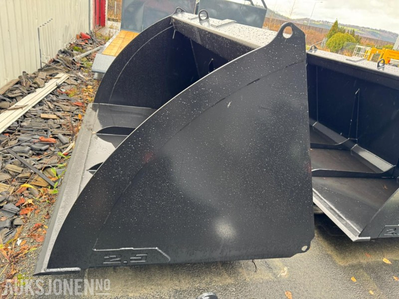 2025 ANDRAVA AKG 2,5 m3 traktorskuffe - Machine agricole: photos 4 2025 ANDRAVA AKG 2,5 m3 traktorskuffe - Machine agricole: photos 4