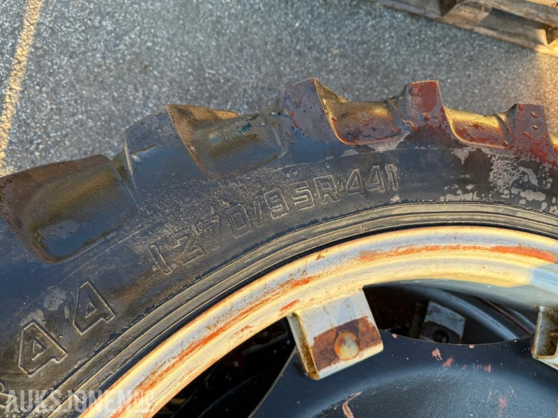 Alliance dekk til traktor - Machine agricole: photos 3 Alliance dekk til traktor - Machine agricole: photos 3