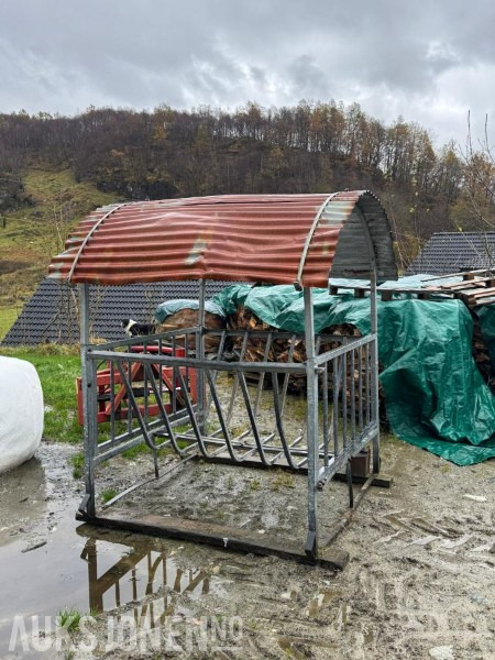 Felleskjøpet - Forhekk med Tak til Småfe - Machine agricole: photos 3 Felleskjøpet - Forhekk med Tak til Småfe - Machine agricole: photos 3