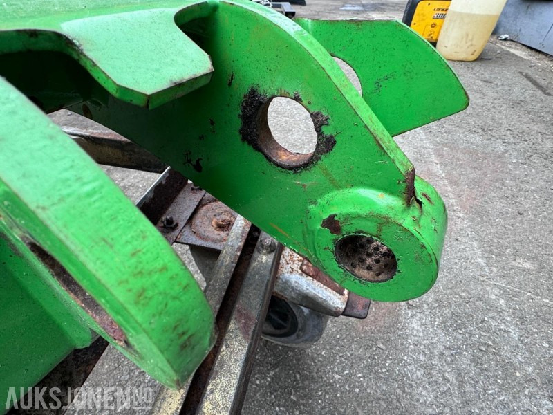 Lite brukt løftearm til Avant 630 - Machine agricole: photos 4 Lite brukt løftearm til Avant 630 - Machine agricole: photos 4