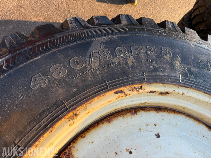 Nokian vinterdekk med pigg til traktor - Machine agricole: photos 5 Nokian vinterdekk med pigg til traktor - Machine agricole: photos 5