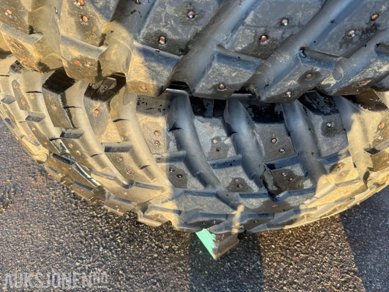 Nokian vinterdekk med pigg til traktor - Machine agricole: photos 3 Nokian vinterdekk med pigg til traktor - Machine agricole: photos 3