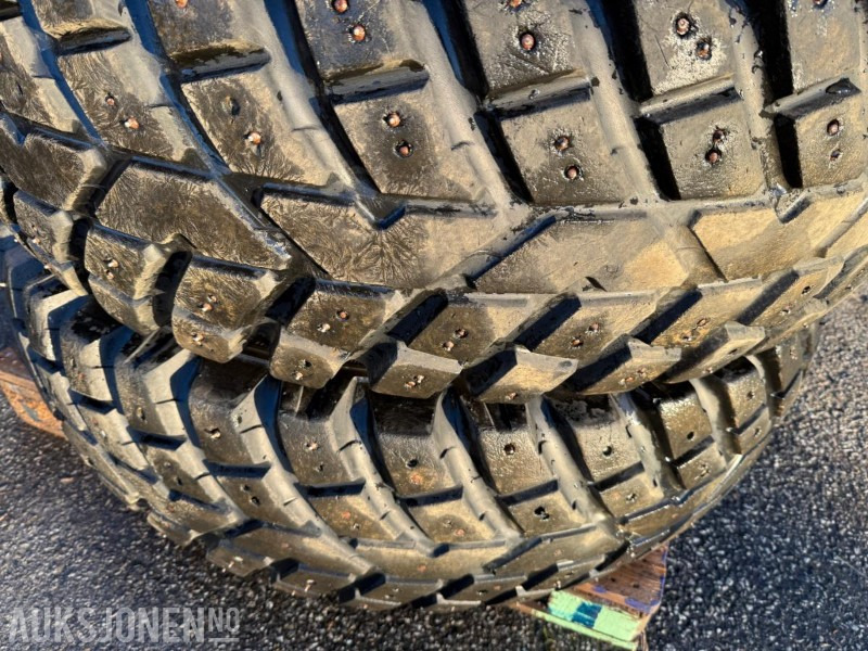 Nokian vinterdekk med pigg til traktor - Machine agricole: photos 4 Nokian vinterdekk med pigg til traktor - Machine agricole: photos 4