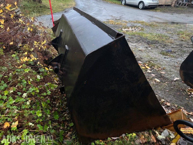 Skuffe til traktor - Machine agricole: photos 2 Skuffe til traktor - Machine agricole: photos 2