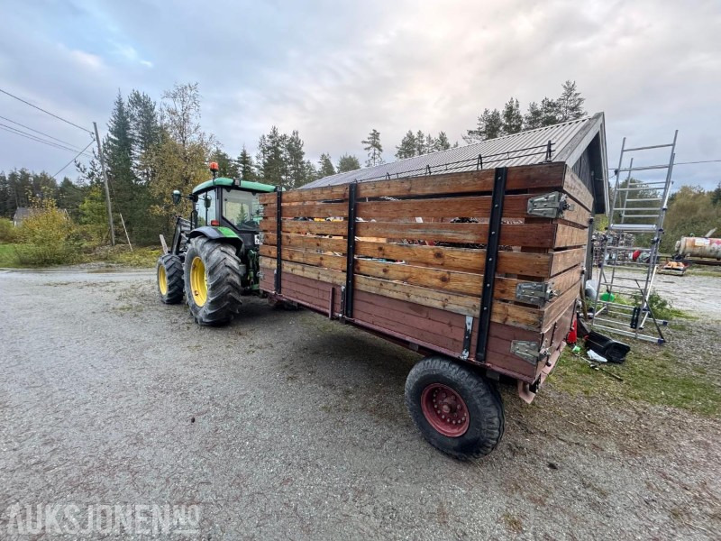 Uregistrert Moelven tilhenger til traktor med høye karmer - Machine agricole: photos 1 Uregistrert Moelven tilhenger til traktor med høye karmer - Machine agricole: photos 1