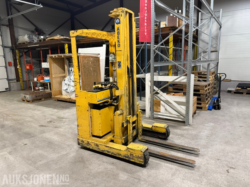 1995 ABECO 12 SMATTF – Elektrisk skyvemasttruck / stabler 1200 kg, 5,65 m løftehøyde - Matériel de manutention: photos 2 1995 ABECO 12 SMATTF – Elektrisk skyvemasttruck / stabler 1200 kg, 5,65 m løftehøyde - Matériel de manutention: photos 2