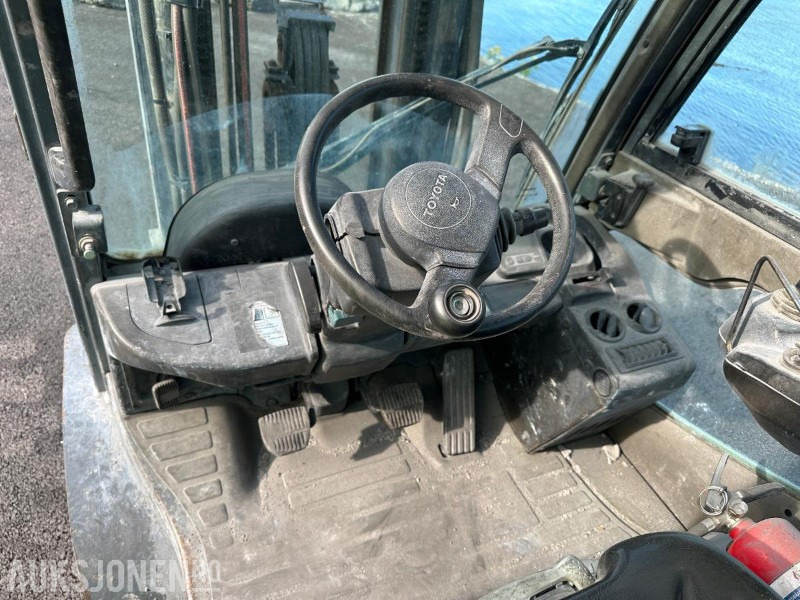 Matériel de manutention 2008 Toyota Toyota Tonero 25 8FDF25 Gaffeltruck / Motvektstruck: photos 12