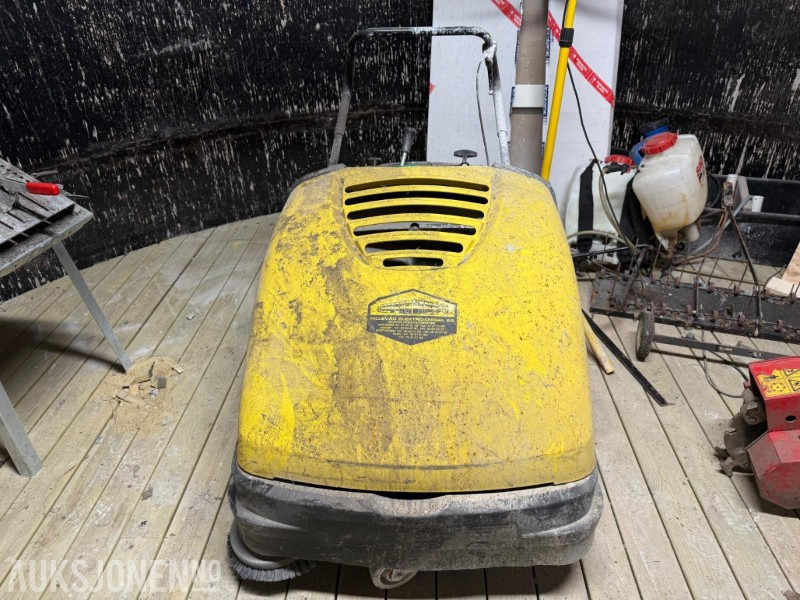 Kärcher KM 85/50 W – Bensindrevet feiemaskin - Matériel industriel: photos 5 Kärcher KM 85/50 W – Bensindrevet feiemaskin - Matériel industriel: photos 5