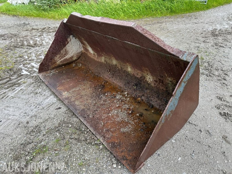 SKUFFE TIL MERLO LASTER - Godet pour chargeur: photos 4 SKUFFE TIL MERLO LASTER - Godet pour chargeur: photos 4