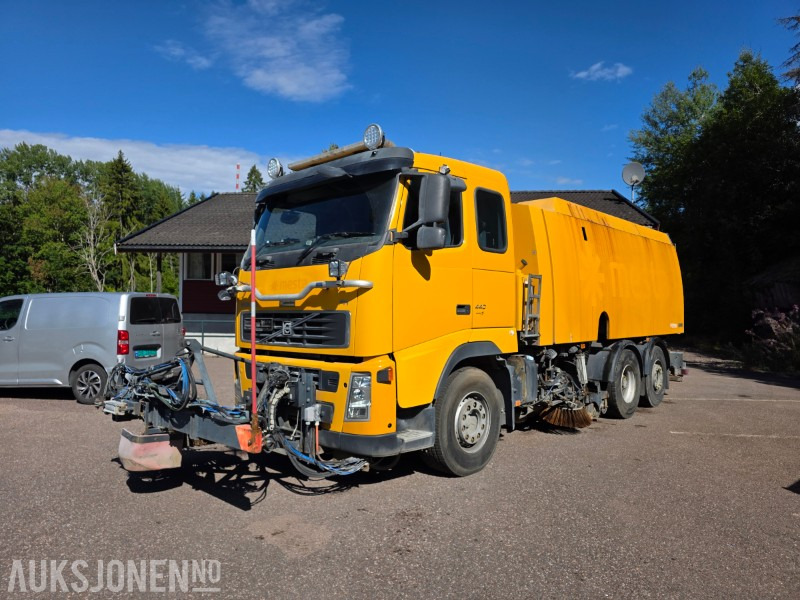 2007 Volvo FH440 Feiebil - Euro5T - 3 akslet - 265900km - Véhicule de voirie/ Spécial: photos 1 2007 Volvo FH440 Feiebil - Euro5T - 3 akslet - 265900km - Véhicule de voirie/ Spécial: photos 1