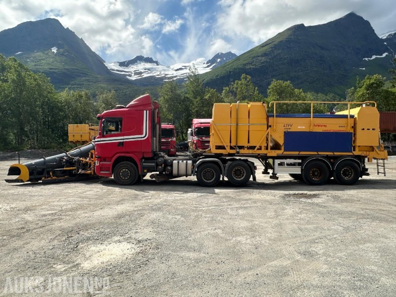 Scania G490 6X2 Euro6 4WD trekkvogn m/kombispreder - GMI V-plog - Klar for brøytesesongen - Véhicule de voirie/ Spécial: photos 2 Scania G490 6X2 Euro6 4WD trekkvogn m/kombispreder - GMI V-plog - Klar for brøytesesongen - Véhicule de voirie/ Spécial: photos 2