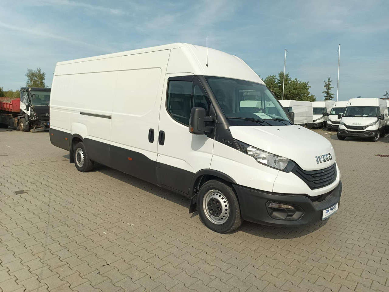 IVECO Daily 35 S 16 V - Fourgon utilitaire: photos 4 IVECO Daily 35 S 16 V - Fourgon utilitaire: photos 4
