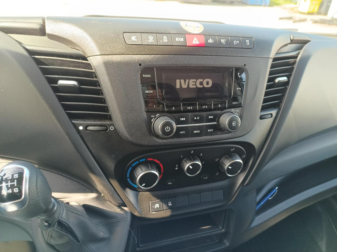 IVECO Daily 35S16V - Fourgon utilitaire: photos 3 IVECO Daily 35S16V - Fourgon utilitaire: photos 3