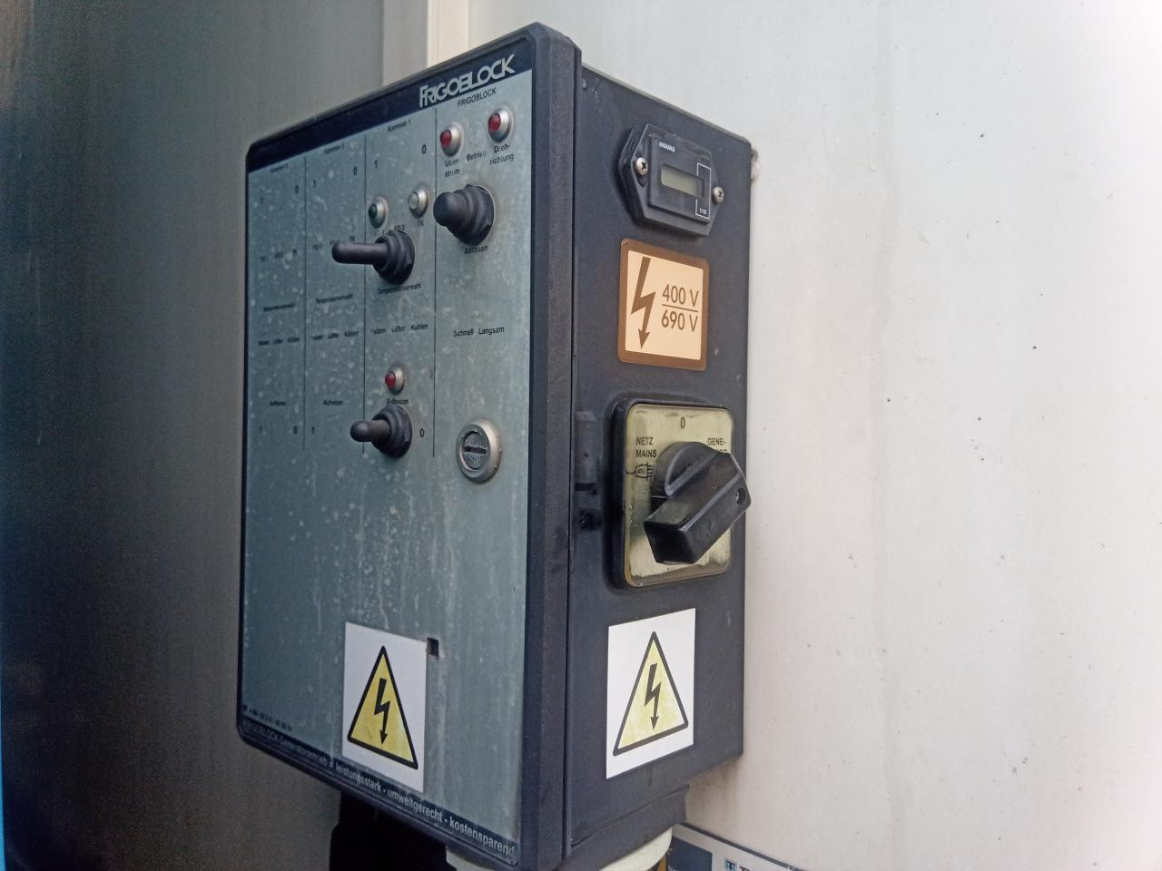 IVECO Eurocargo 180E32R/P - Camion frigorifique: photos 3 IVECO Eurocargo 180E32R/P - Camion frigorifique: photos 3