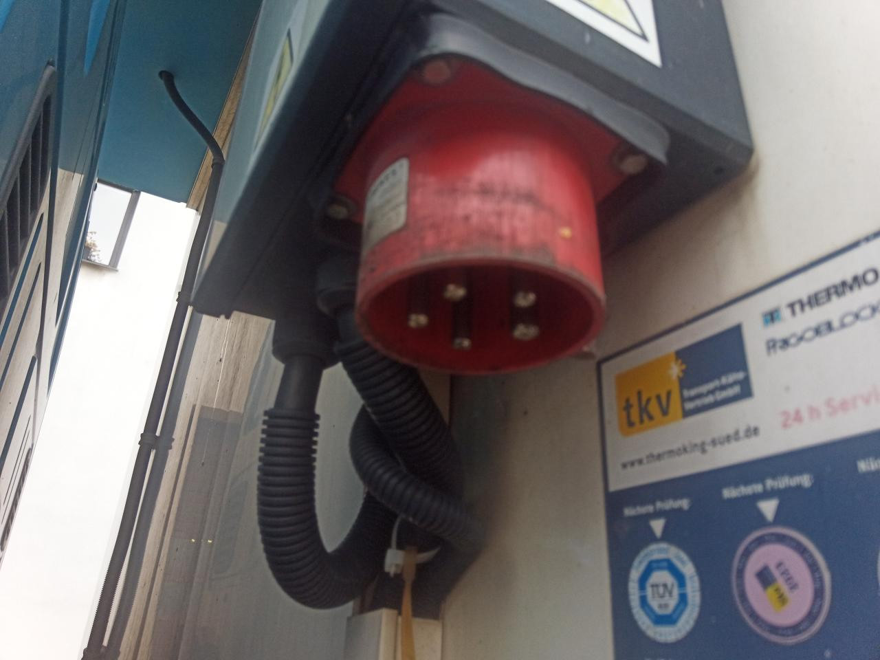 IVECO Eurocargo 180E32R/P - Camion frigorifique: photos 4 IVECO Eurocargo 180E32R/P - Camion frigorifique: photos 4