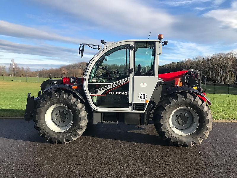 Massey Ferguson MF TH 8043 Exclusive - Chariot télescopique: photos 1 Massey Ferguson MF TH 8043 Exclusive - Chariot télescopique: photos 1