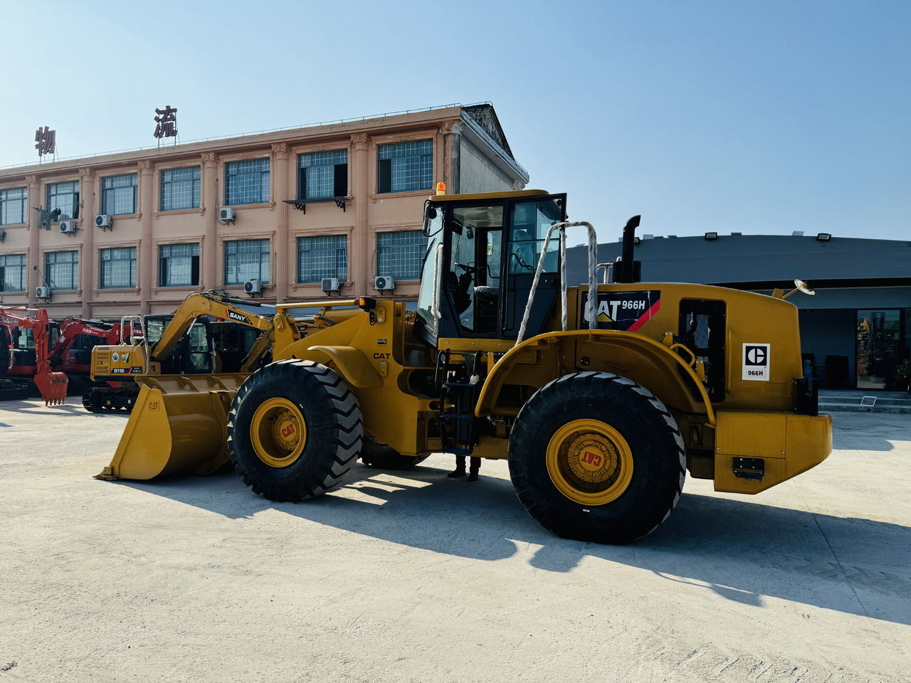Caterpillar CAT 966 966H 966F 966G 6 Ton Wheel Loader and Similar Used Loaders 5 ton 6 Ton Are in Stock - Chargeuse sur pneus: photos 4 Caterpillar CAT 966 966H 966F 966G 6 Ton Wheel Loader and Similar Used Loaders 5 ton 6 Ton Are in Stock - Chargeuse sur pneus: photos 4