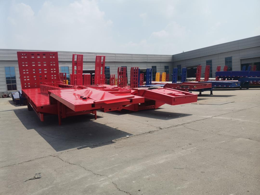 ZHICHENG Semi Flat Bed Low Bed Lowboy bed truck in New or Used Condition and various Size for Sale - Semi-remorque surbaissé: photos 5 ZHICHENG Semi Flat Bed Low Bed Lowboy bed truck in New or Used Condition and various Size for Sale - Semi-remorque surbaissé: photos 5