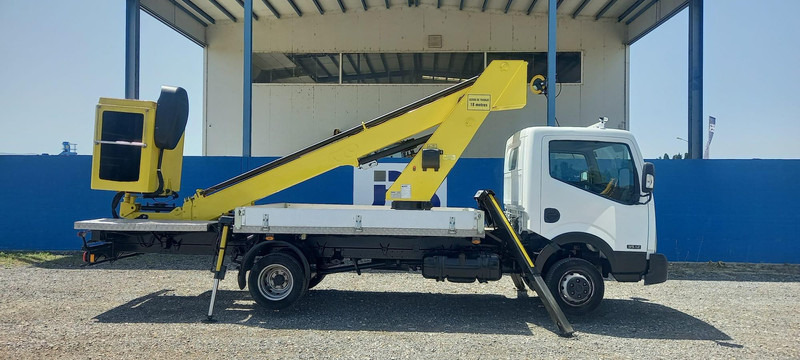 Nissan CABSTAR NT400 MOVEX TLR18 - Camion, Camion grue: photos 2 Nissan CABSTAR NT400 MOVEX TLR18 - Camion, Camion grue: photos 2