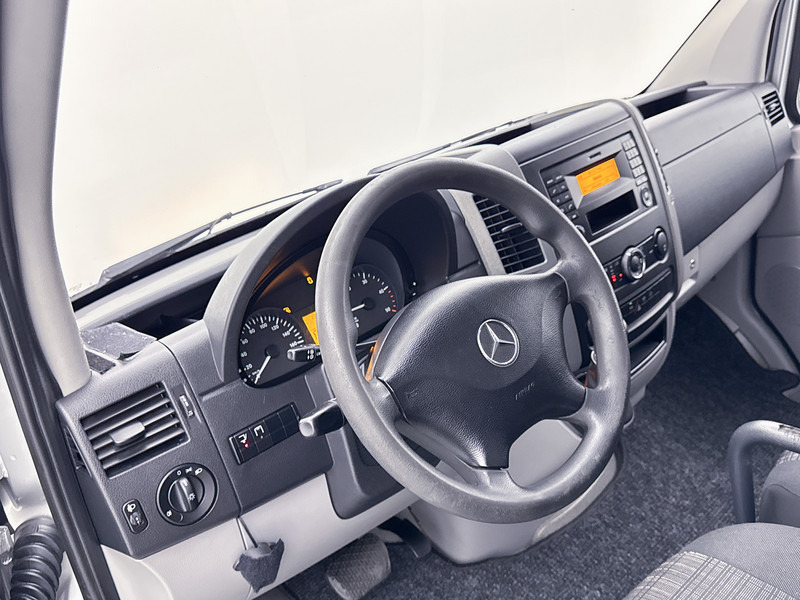 Mercedes-Benz Sprinter 316 2.2 CDI Bakwagen Meubelbak met Laadklep D'Hollandia Cruise Control Zijdeur - Fourgon grand volume: photos 4 Mercedes-Benz Sprinter 316 2.2 CDI Bakwagen Meubelbak met Laadklep D'Hollandia Cruise Control Zijdeur - Fourgon grand volume: photos 4