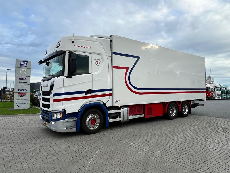 Scania S450 NGT 6x2 Koelwagen Retarder / Dhollandia / Bloenenmaat - Camion frigorifique: photos 1 Scania S450 NGT 6x2 Koelwagen Retarder / Dhollandia / Bloenenmaat - Camion frigorifique: photos 1
