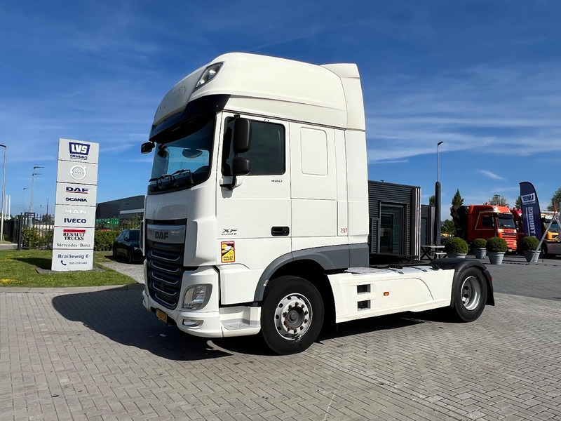 DAF XF 460 4x2 Trekker SSC / 2x Tank / full spoiler - Tracteur routier: photos 1 DAF XF 460 4x2 Trekker SSC / 2x Tank / full spoiler - Tracteur routier: photos 1