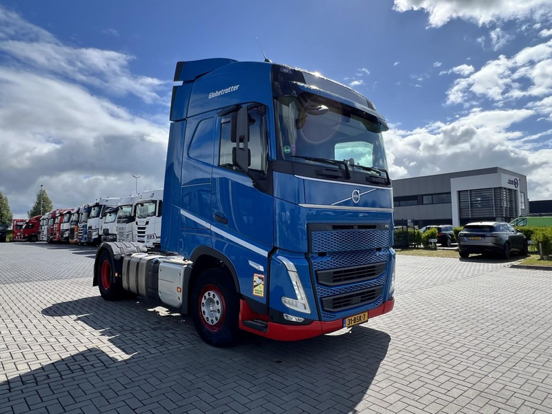 Volvo FH 460 4x2 trekker Globetrotter / 2x Fuel Tank - Tracteur routier: photos 3 Volvo FH 460 4x2 trekker Globetrotter / 2x Fuel Tank - Tracteur routier: photos 3