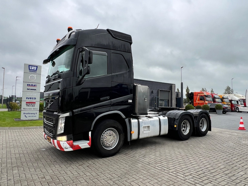 Volvo FH 540 6x4 trekker Globetrotter / 2x Tank / Standclima - Tracteur routier: photos 1 Volvo FH 540 6x4 trekker Globetrotter / 2x Tank / Standclima - Tracteur routier: photos 1