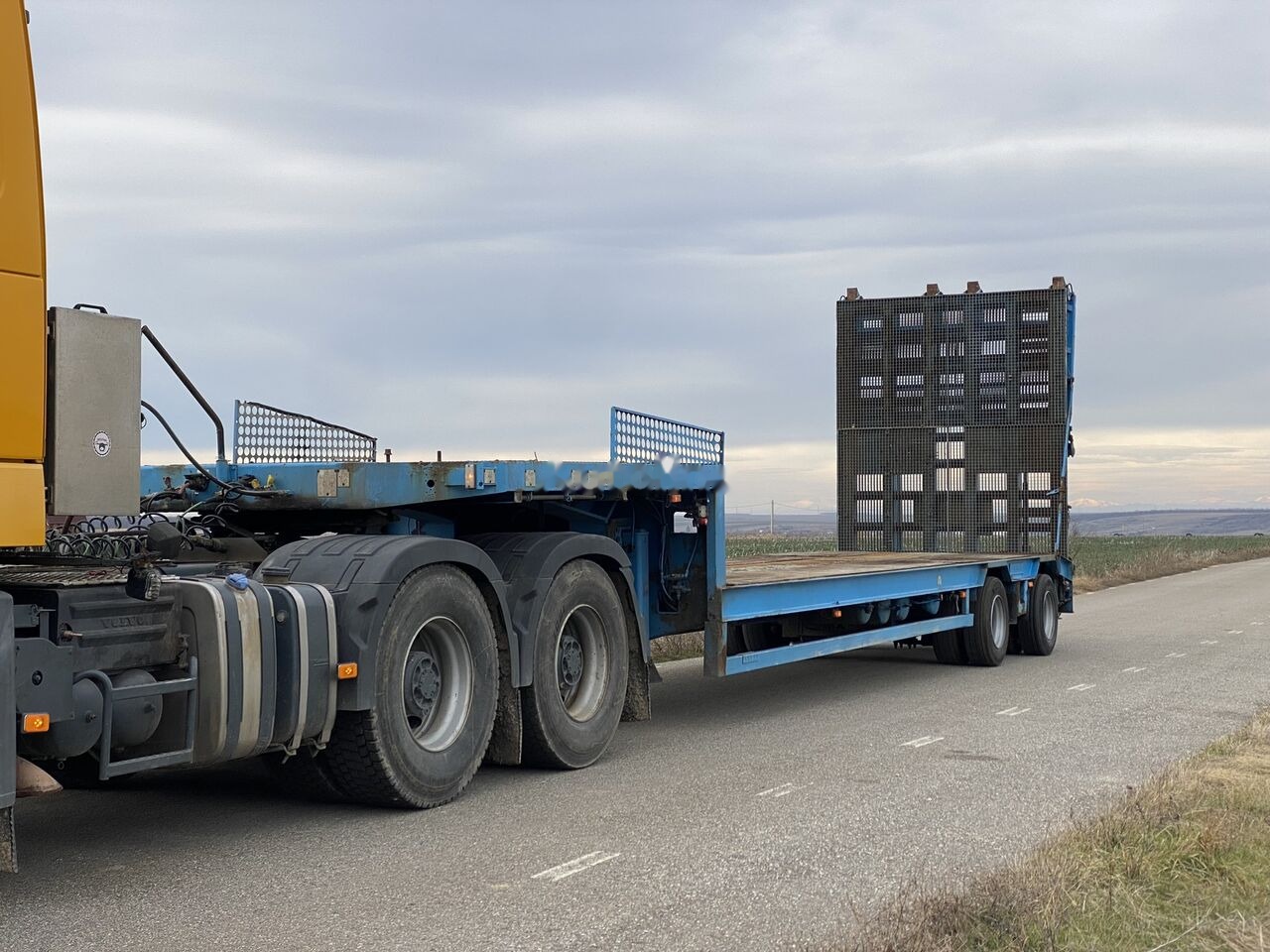 Goldhofer GOLDHOFFER STZ - L2 - 23/80 Trailer Agabaritic 2 VIRATOARE : 2 S - Semi-remorque surbaissé: photos 4 Goldhofer GOLDHOFFER STZ - L2 - 23/80 Trailer Agabaritic 2 VIRATOARE : 2 S - Semi-remorque surbaissé: photos 4