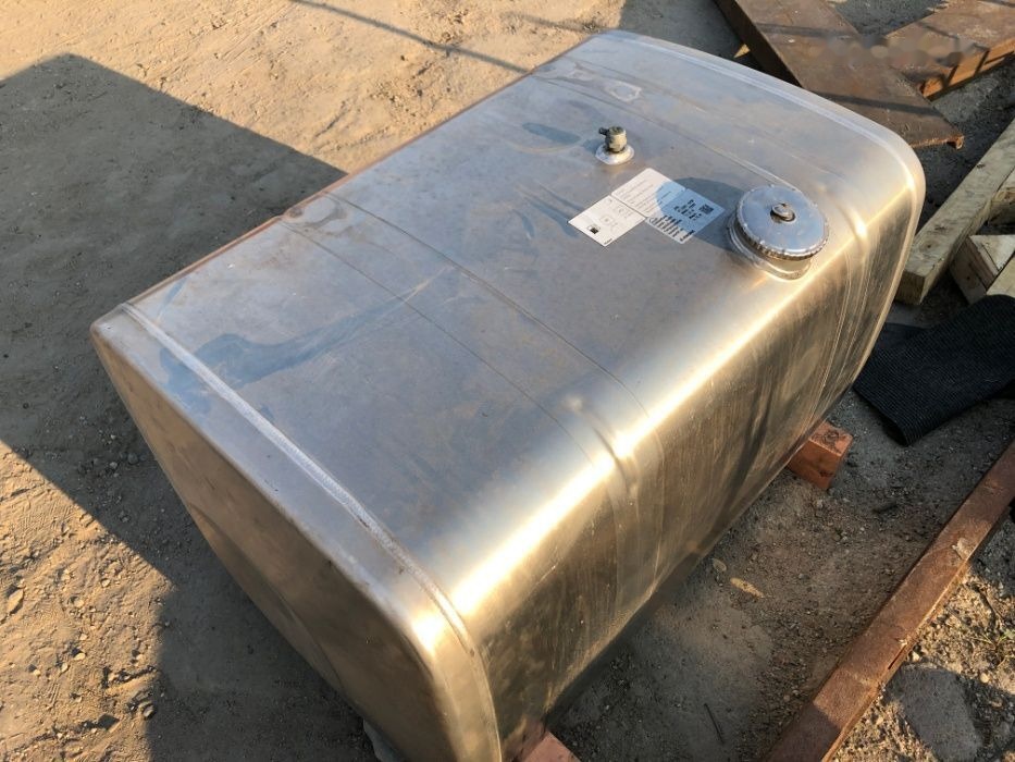 MAGNA 370 L MAN TGX truck - Réservoir de carburant pour Camion: photos 3 MAGNA 370 L MAN TGX truck - Réservoir de carburant pour Camion: photos 3