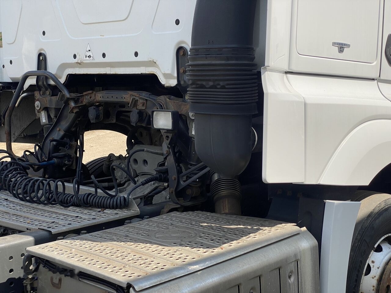 Mercedes-Benz ACTROS 1843 4x2 MP4 STANDARD / 650 km / 24% consumption / TOPPP - Tracteur routier: photos 4 Mercedes-Benz ACTROS 1843 4x2 MP4 STANDARD / 650 km / 24% consumption / TOPPP - Tracteur routier: photos 4