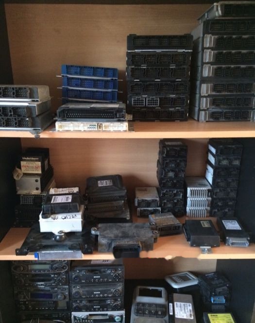 Vand calculator bord camion VDO FR SI FFR - Bloc de gestion pour Camion: photos 3 Vand calculator bord camion VDO FR SI FFR - Bloc de gestion pour Camion: photos 3