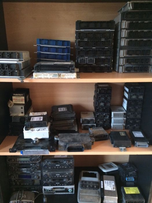 Vand calculator bord camion VDO FR SI FFR - Bloc de gestion pour Camion: photos 1 Vand calculator bord camion VDO FR SI FFR - Bloc de gestion pour Camion: photos 1