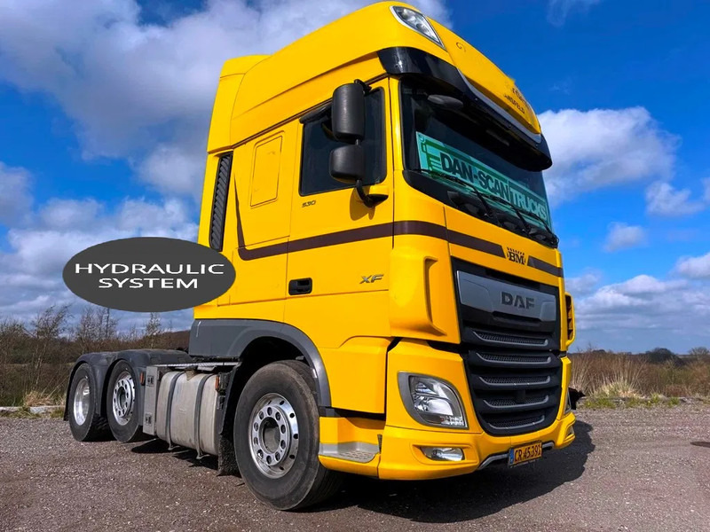 DAF XF 530 Twensteer 6x2/4. Hydr. system. - Tracteur routier: photos 1 DAF XF 530 Twensteer 6x2/4. Hydr. system. - Tracteur routier: photos 1