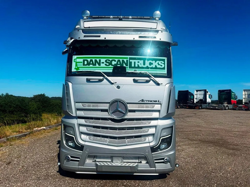 Mercedes-Benz Actros 2653 Special Interior. 6x2 3250mm weelbase. Air / Air suspension. hydr. syatem. Invertor. Micro wave. - Tracteur routier: photos 5 Mercedes-Benz Actros 2653 Special Interior. 6x2 3250mm weelbase. Air / Air suspension. hydr. syatem. Invertor. Micro wave. - Tracteur routier: photos 5