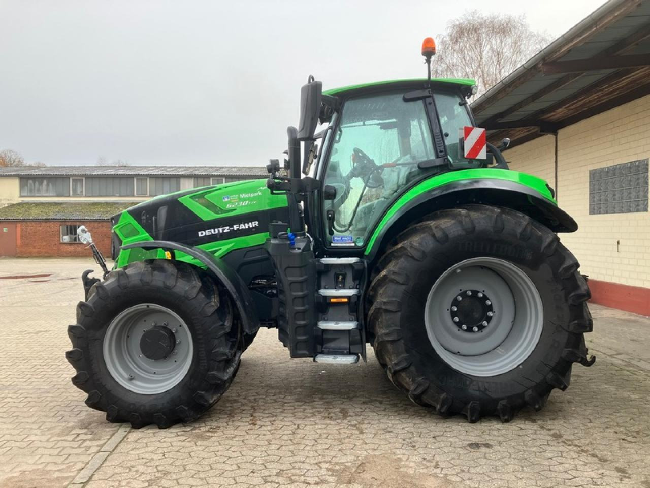 Deutz-Fahr 6230 TTV SONDERPREIS - Tracteur agricole: photos 2 Deutz-Fahr 6230 TTV SONDERPREIS - Tracteur agricole: photos 2