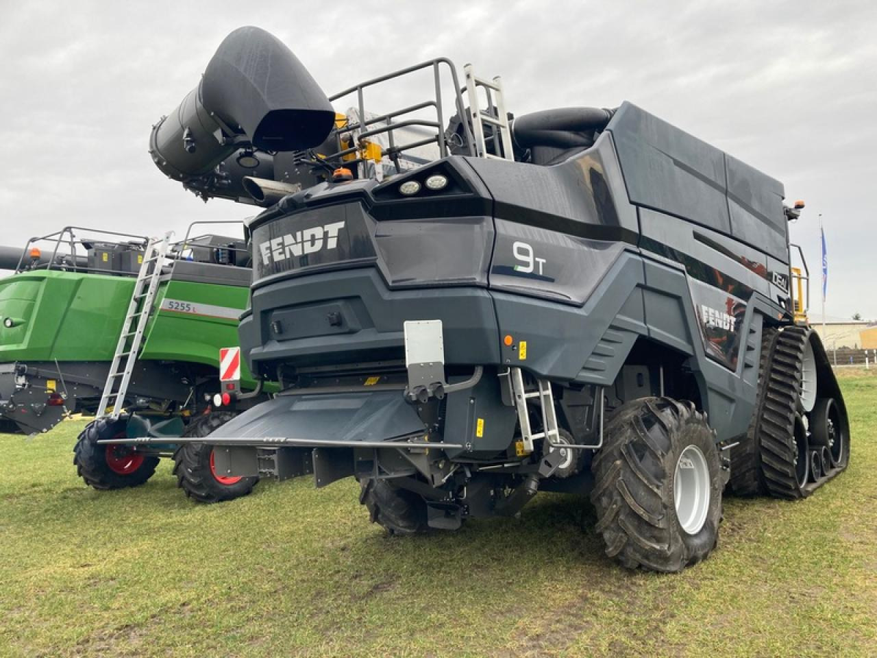 Fendt IDEAL 9 INKL. SCHNEIDWERK+WAGEN - Moissonneuse-batteuse: photos 4 Fendt IDEAL 9 INKL. SCHNEIDWERK+WAGEN - Moissonneuse-batteuse: photos 4