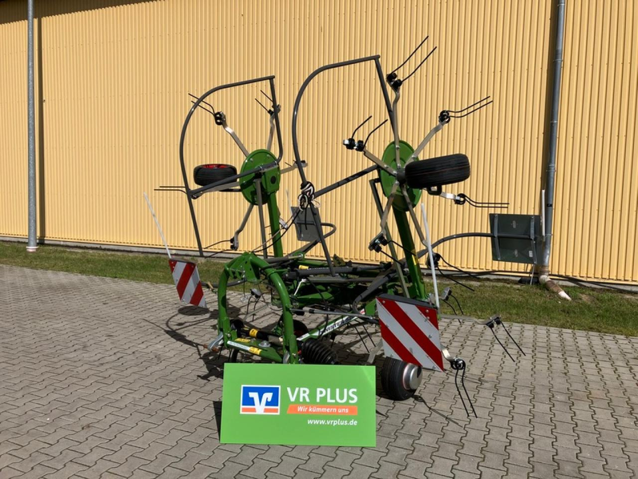 Fendt TWISTER 5204 AKTION - Faneuse: photos 1 Fendt TWISTER 5204 AKTION - Faneuse: photos 1