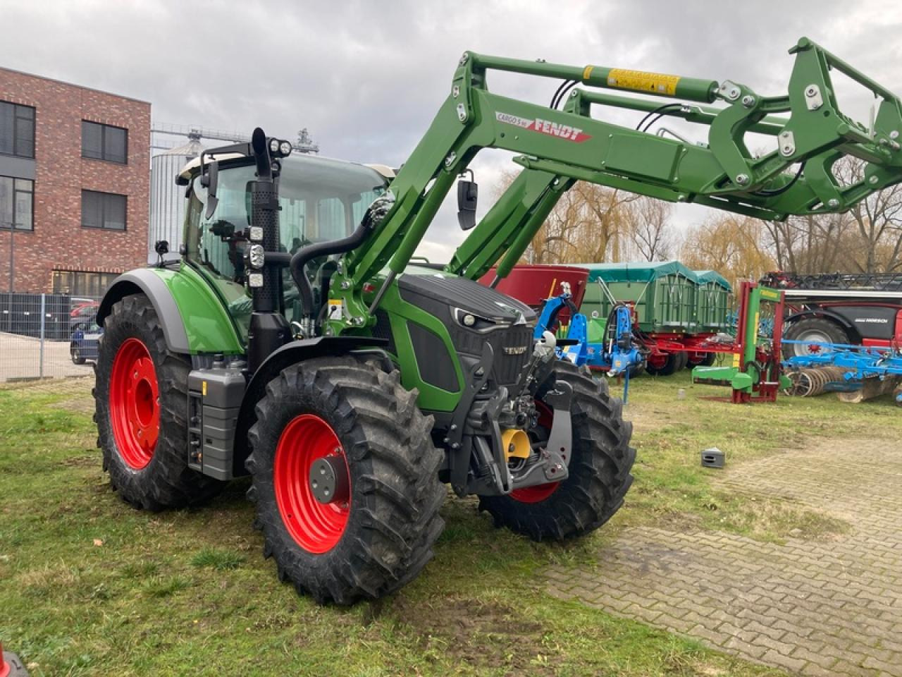 Fendt VARIO 620 PROFI PLUS SETTING 2 - Tracteur agricole: photos 1 Fendt VARIO 620 PROFI PLUS SETTING 2 - Tracteur agricole: photos 1