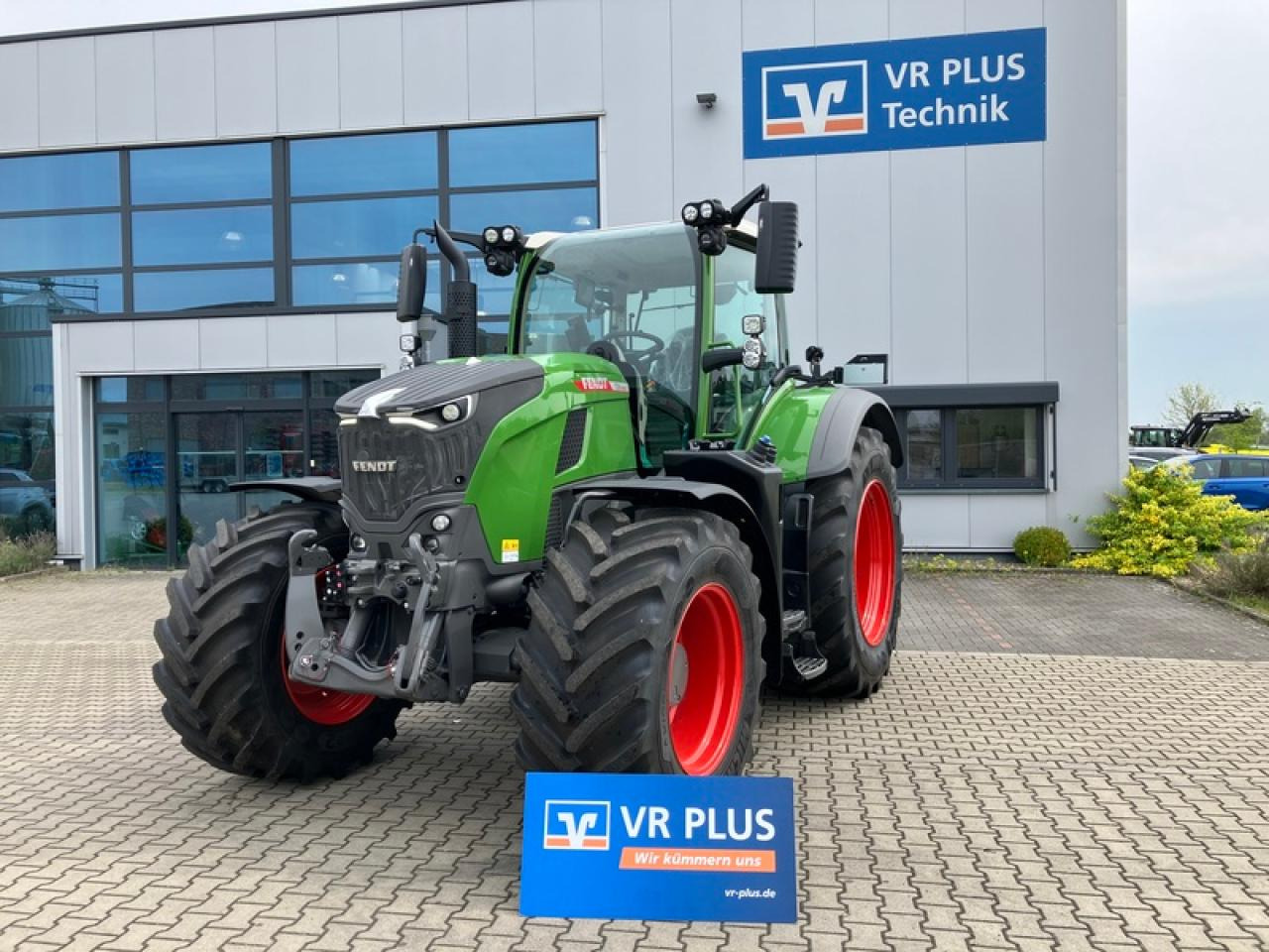 Fendt VARIO726 GEN 7 PROFI PLUS SET 2 - Tracteur agricole: photos 1 Fendt VARIO726 GEN 7 PROFI PLUS SET 2 - Tracteur agricole: photos 1