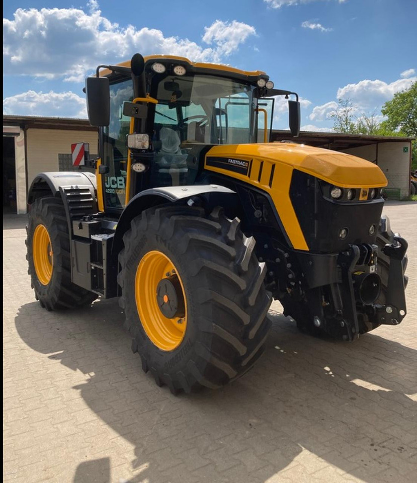 JCB FASTRAC 4220 AKTION - Tracteur agricole: photos 1 JCB FASTRAC 4220 AKTION - Tracteur agricole: photos 1