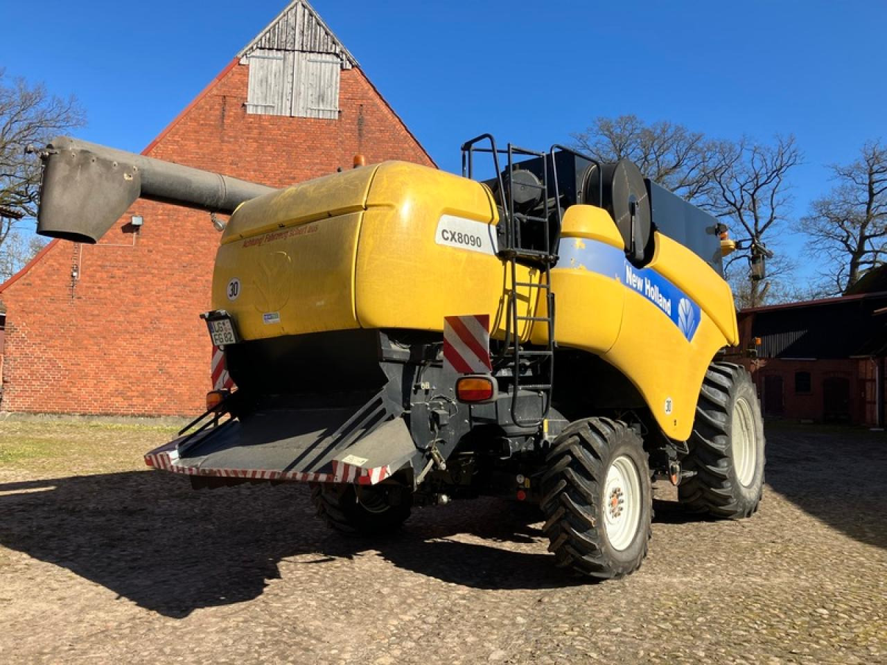New Holland CX 8090 ALLRAD - Moissonneuse-batteuse: photos 4 New Holland CX 8090 ALLRAD - Moissonneuse-batteuse: photos 4