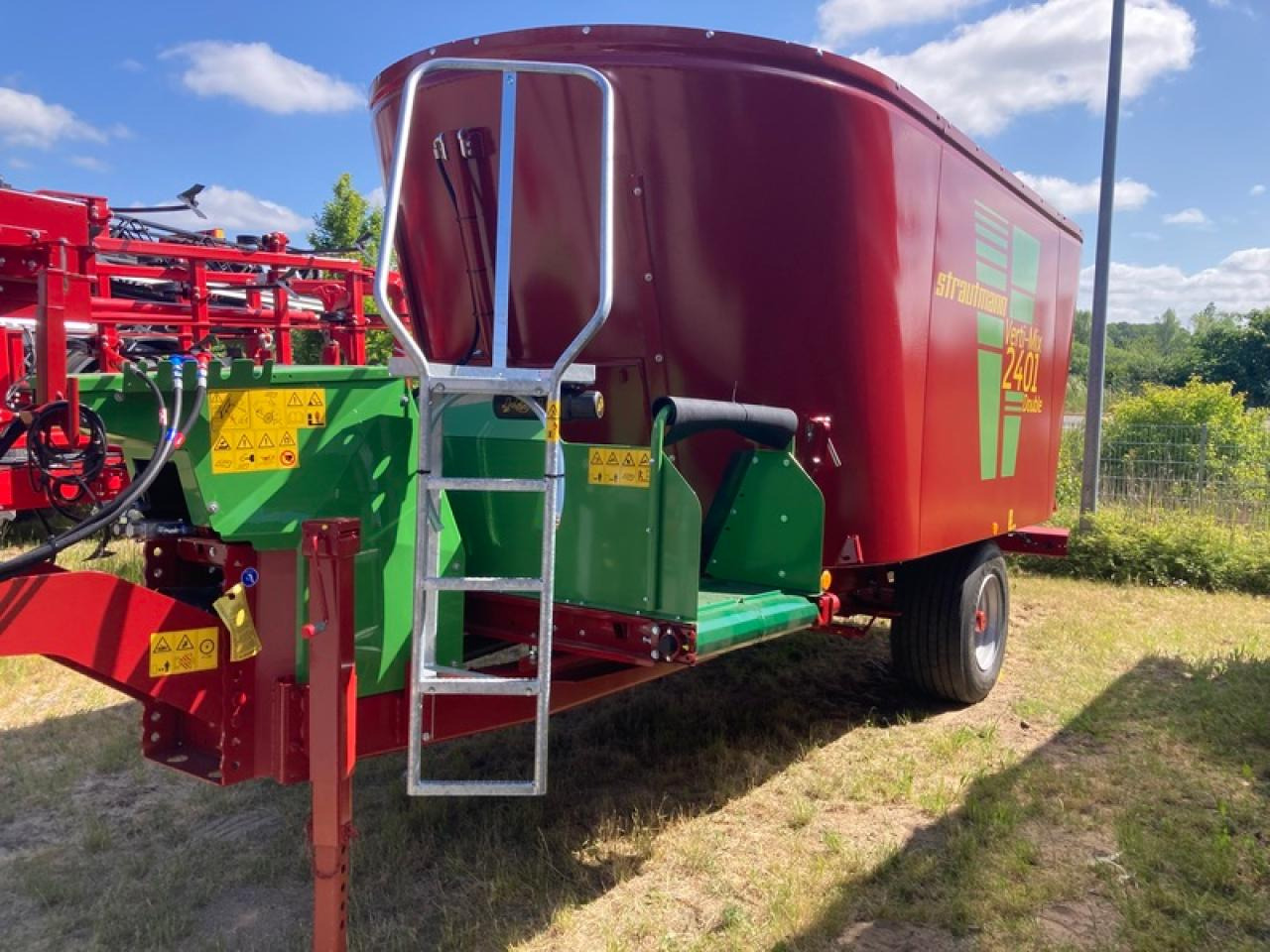 Strautmann VERTIMIX 2401D - Mélangeuse: photos 1 Strautmann VERTIMIX 2401D - Mélangeuse: photos 1