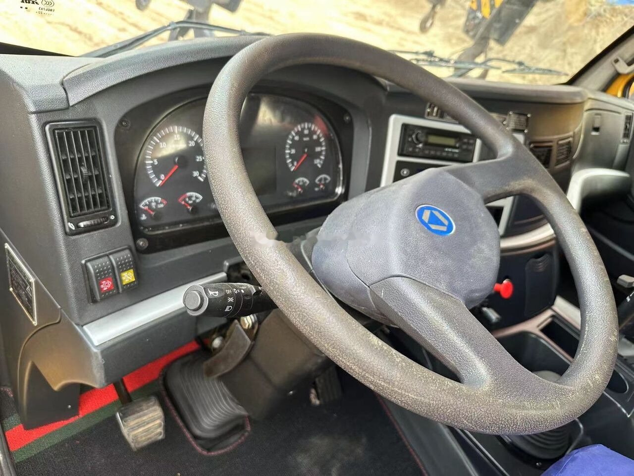 XCMG QY30K QY30KC - Grue mobile: photos 4 XCMG QY30K QY30KC - Grue mobile: photos 4