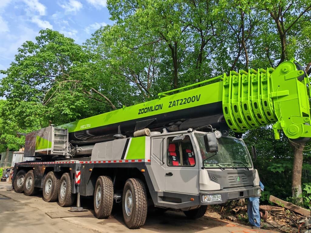 Zoomlion ZTC2200V 220T 220ton - Grue mobile: photos 4 Zoomlion ZTC2200V 220T 220ton - Grue mobile: photos 4