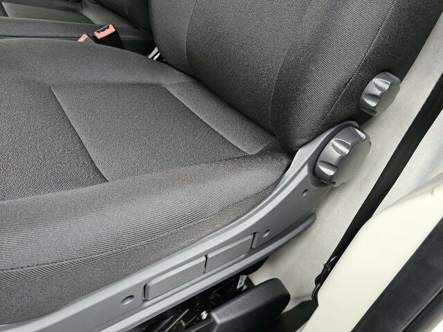 FIAT Ducato 35 Automatik L2H2 180 Voll-LED V-Cockpit... - Fourgon utilitaire: photos 2 FIAT Ducato 35 Automatik L2H2 180 Voll-LED V-Cockpit... - Fourgon utilitaire: photos 2