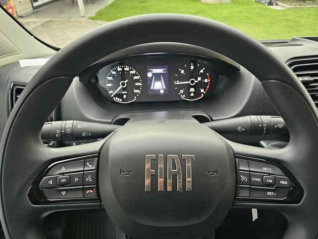 FIAT Ducato 35 MAXI 180 Koffer Kamera 7` TFT sofort - Fourgon grand volume: photos 4 FIAT Ducato 35 MAXI 180 Koffer Kamera 7` TFT sofort - Fourgon grand volume: photos 4