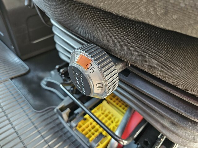 IVECO Daily 35S18 3.0 Koffer Voll-LED Navigation... - Fourgon grand volume: photos 4 IVECO Daily 35S18 3.0 Koffer Voll-LED Navigation... - Fourgon grand volume: photos 4