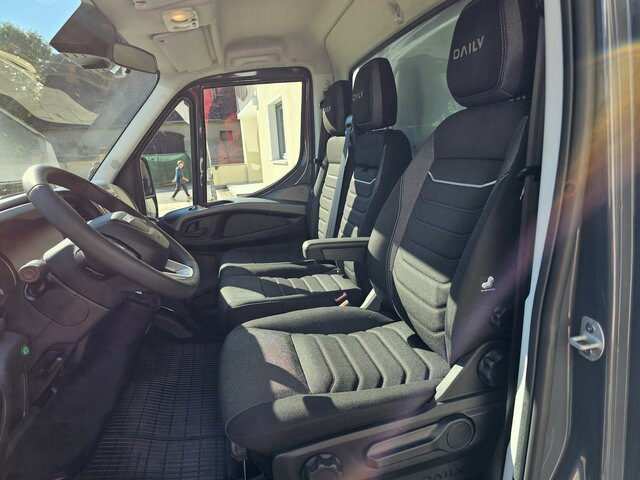 IVECO Daily 35S18 3.0 Koffer Voll-LED Navigation... - Fourgon grand volume: photos 2 IVECO Daily 35S18 3.0 Koffer Voll-LED Navigation... - Fourgon grand volume: photos 2